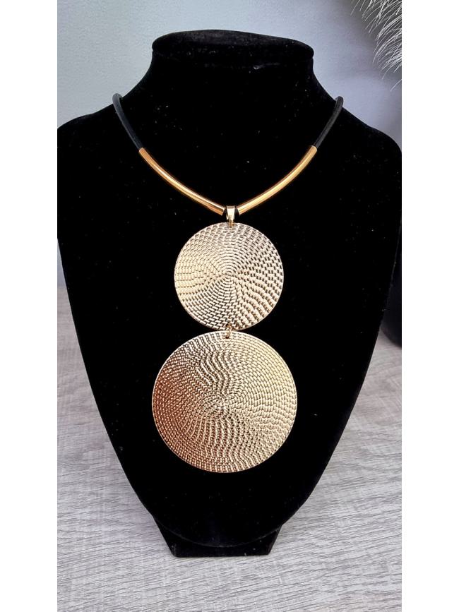 Κολιέ με στρογγυλά σφυρήλατα σε χρυσή απόχρωση