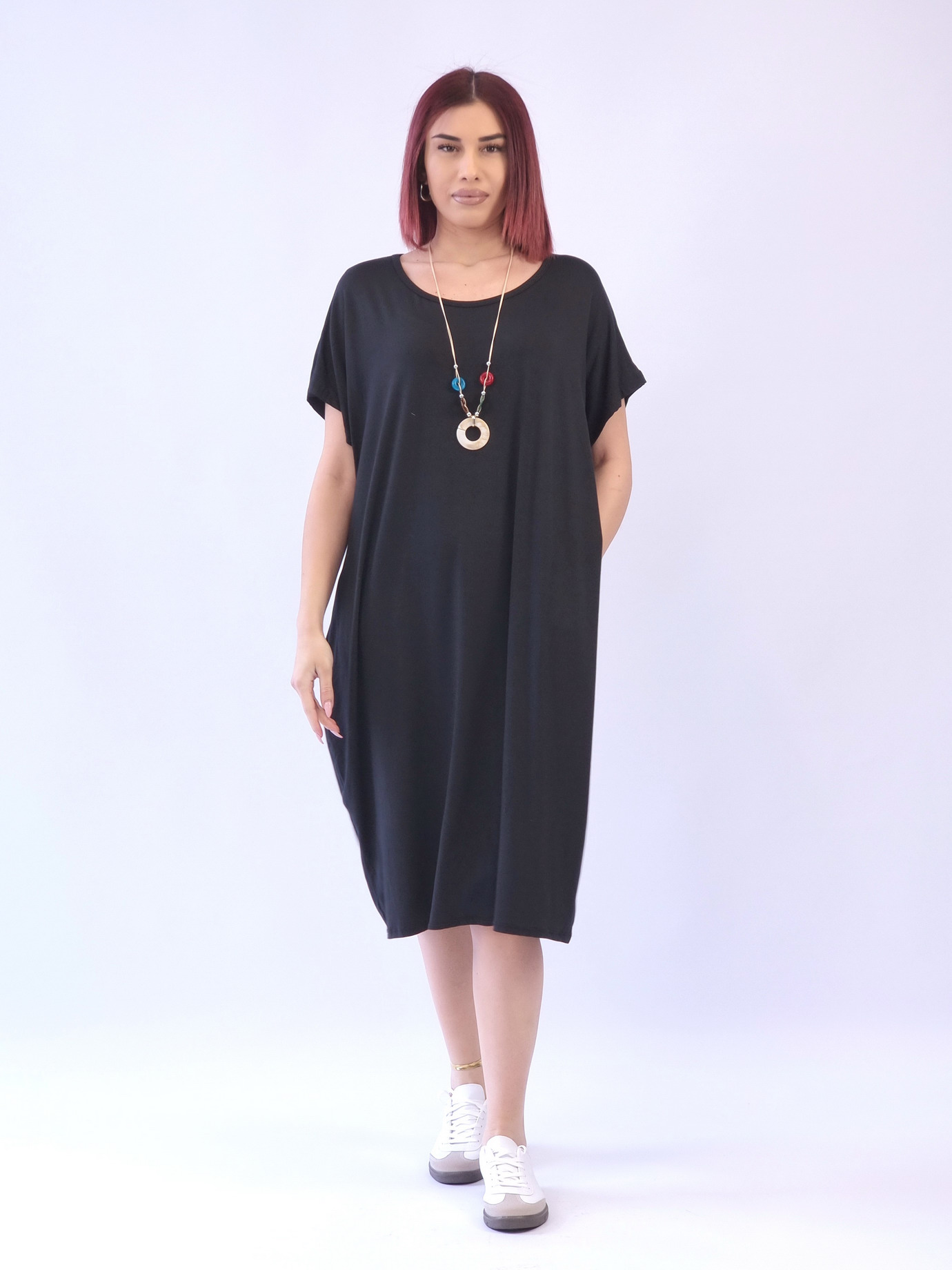 Φόρεμα βισκόζη με κολιέ-Μαύρο