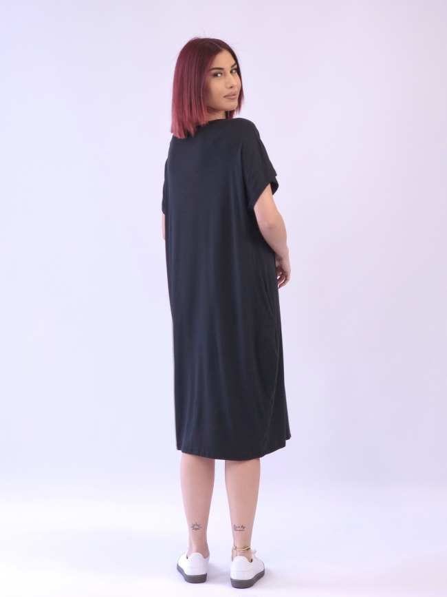 Φόρεμα βισκόζη με κολιέ-Μαύρο