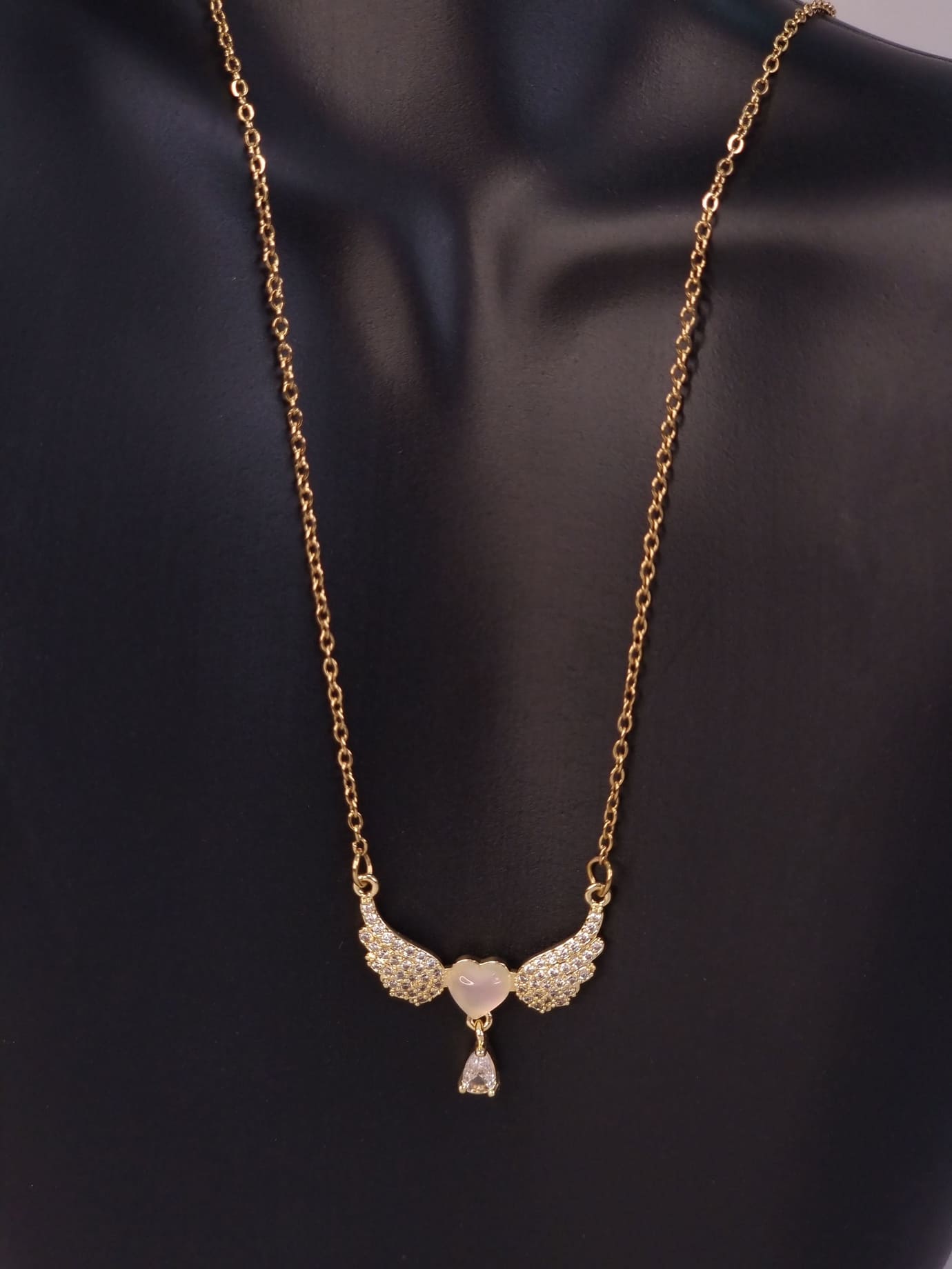 Κολιέ ατσάλι φτερά καρδιά-Χρυσό Κολιέ ατσάλι φτερά καρδιά-Χρυσό