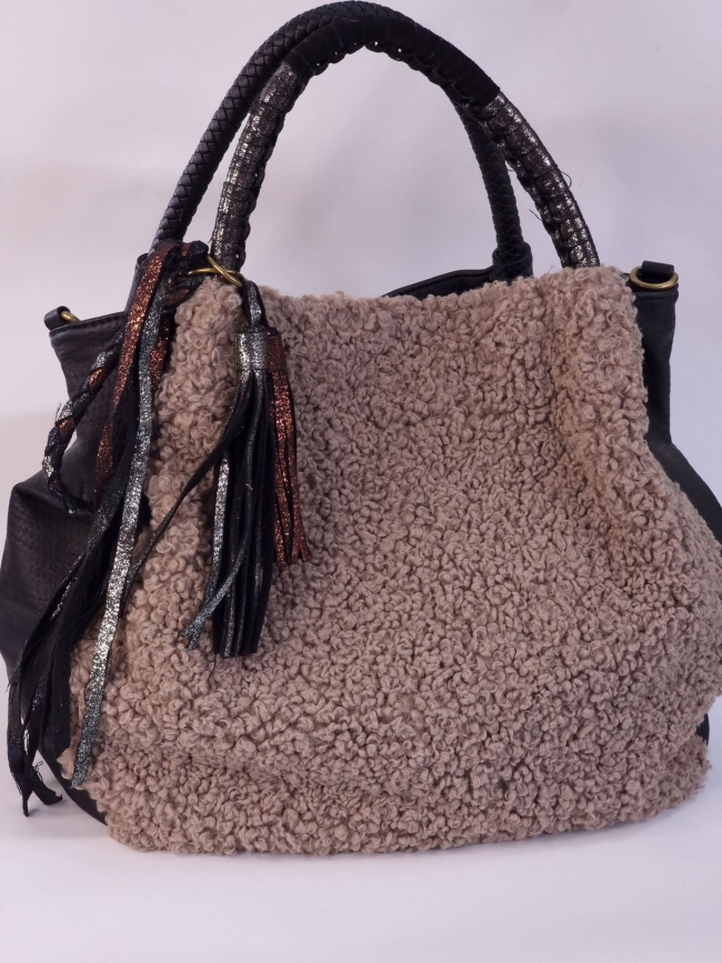 Γυναικεία Τσάντα χειρός- ώμου - Μαύρο Μπέζ Γυναικεία Τσάντα χειρός- ώμου - Μαύρο Μπέζ