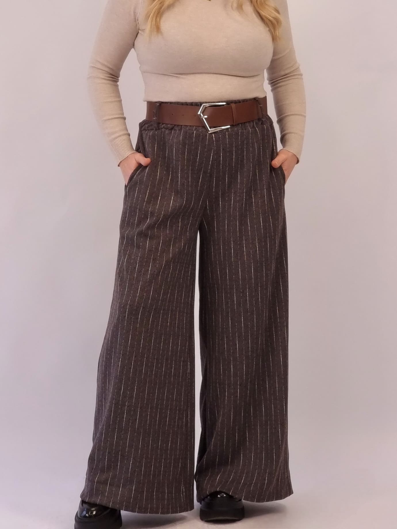 Παντελόνα Ριγέ με Ζώνη - Καφέ Ανθρακί Παντελόνα Ριγέ με Ζώνη - Καφέ Ανθρακί