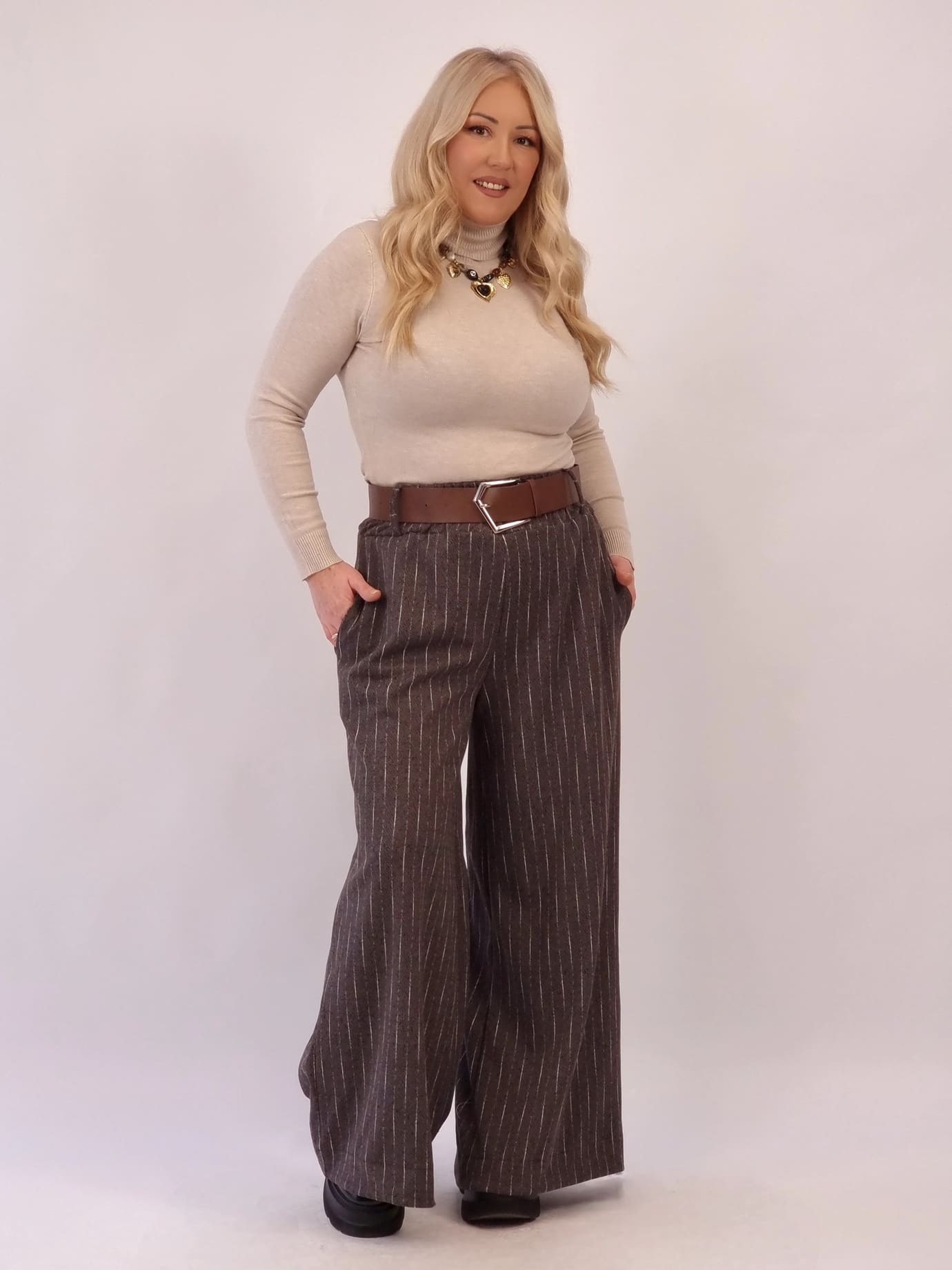 Παντελόνα Ριγέ με Ζώνη - Καφέ Ανθρακί Παντελόνα Ριγέ με Ζώνη - Καφέ Ανθρακί