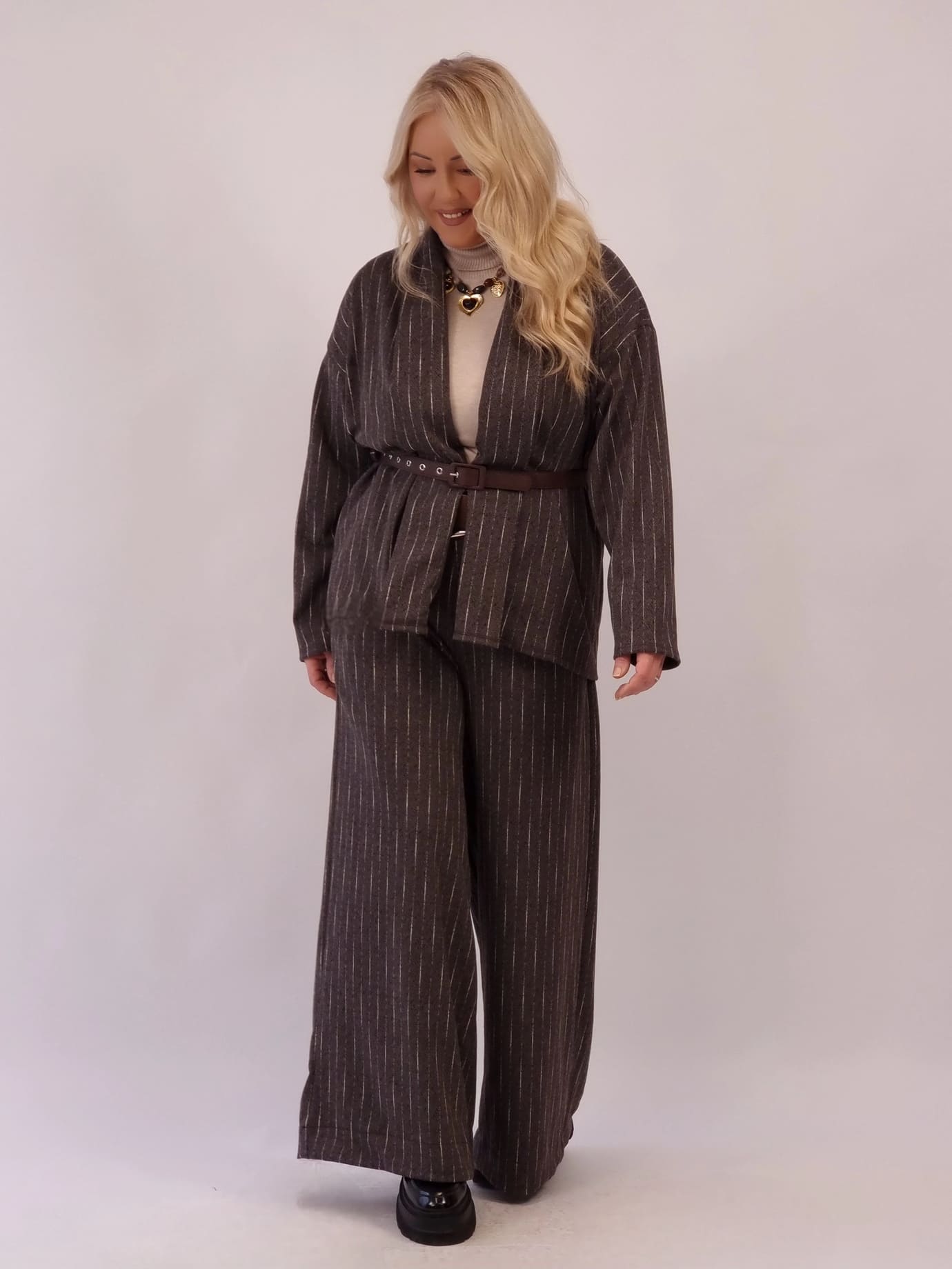 Παντελόνα Ριγέ με Ζώνη - Καφέ Ανθρακί Παντελόνα Ριγέ με Ζώνη - Καφέ Ανθρακί