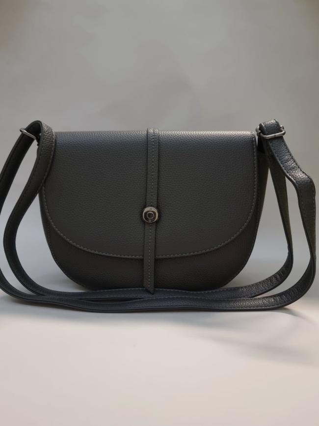 Τσάντα Χιαστί Με Καπάκι Αγκράφα - Μαύρη