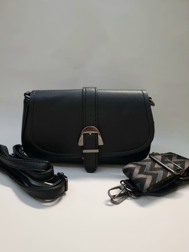 Τσάντα Χιαστί Με Καπάκι Αγκράφα - Μαύρη